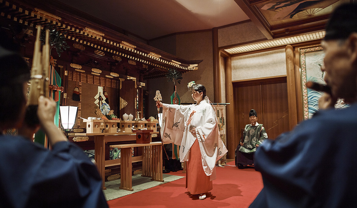 巫女の舞