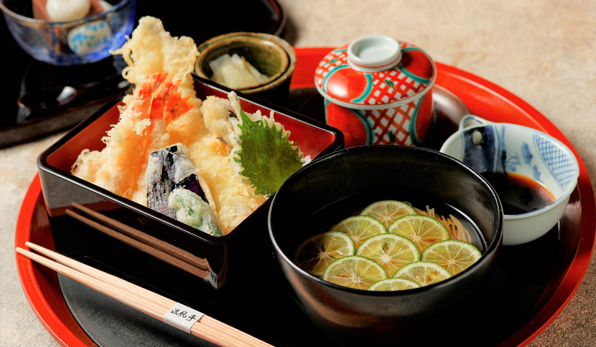 色鮮やかな7種の「涼麺」 | ホテル雅叙園東京