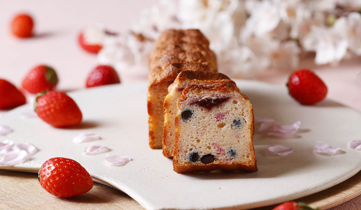 桜といちごのパウンドケーキ